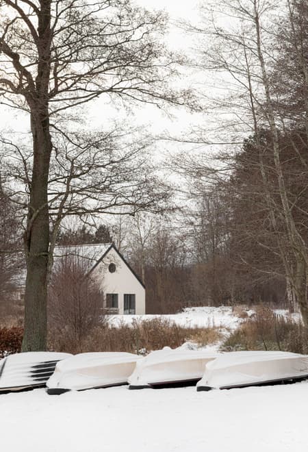 Lakeshore Barn House